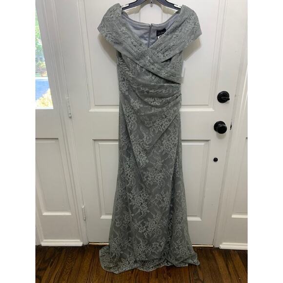 La Femme Dress Size 6 Lace Gown Formal Off The Shoulder Platinum 27982 NWT - Picture 3 of 9